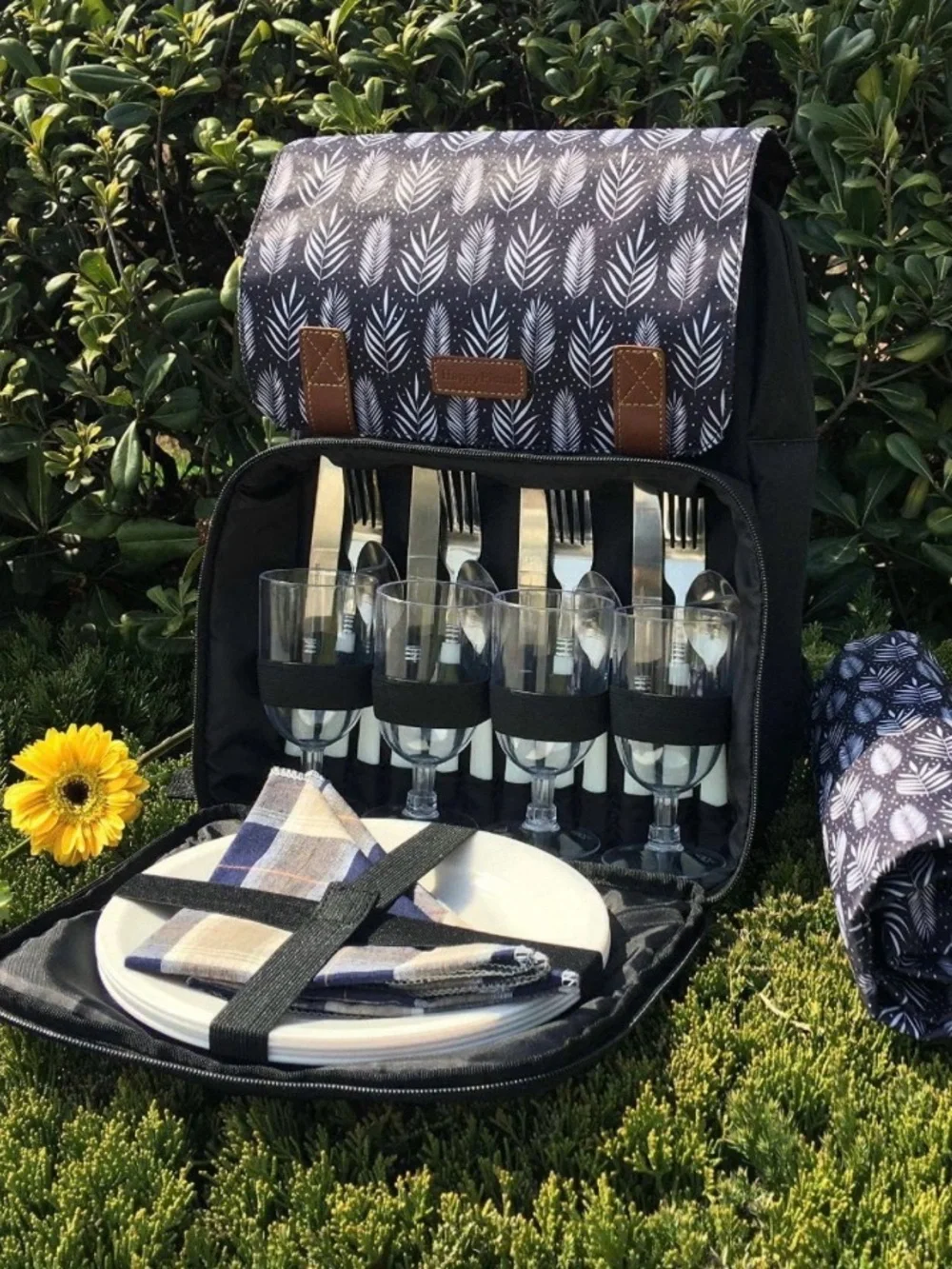 Insulated Black Patterned Picnic Wine Set Backpack with Glasses and Cutlery